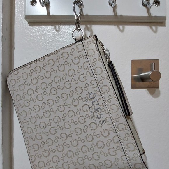 GUESS Thin Wristlet Purse with Keychain Bag Small Mini Practical Simple Stylish - Picture 2 of 9